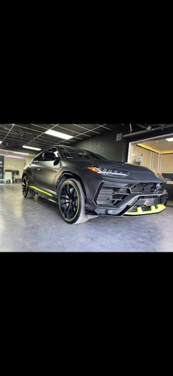 lamborghini urus