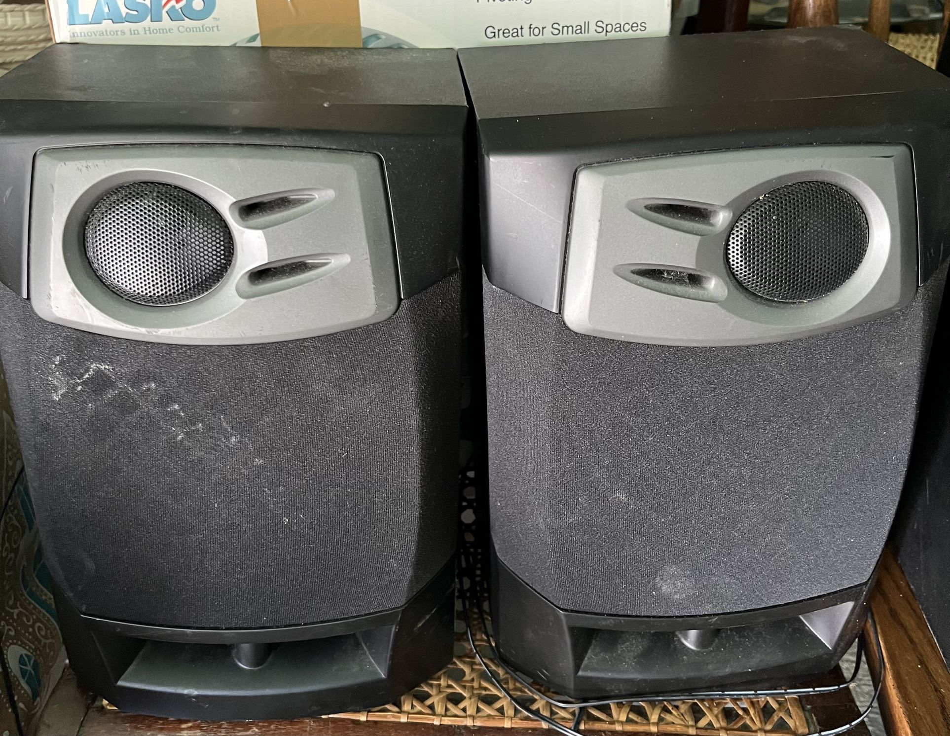 Yamaha Speakers Pair