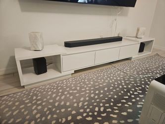 Extendable lenght 65" to 106" tv console/stand