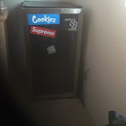 Mini fridge