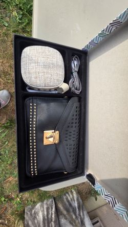 Bluetooth speaker gift set
