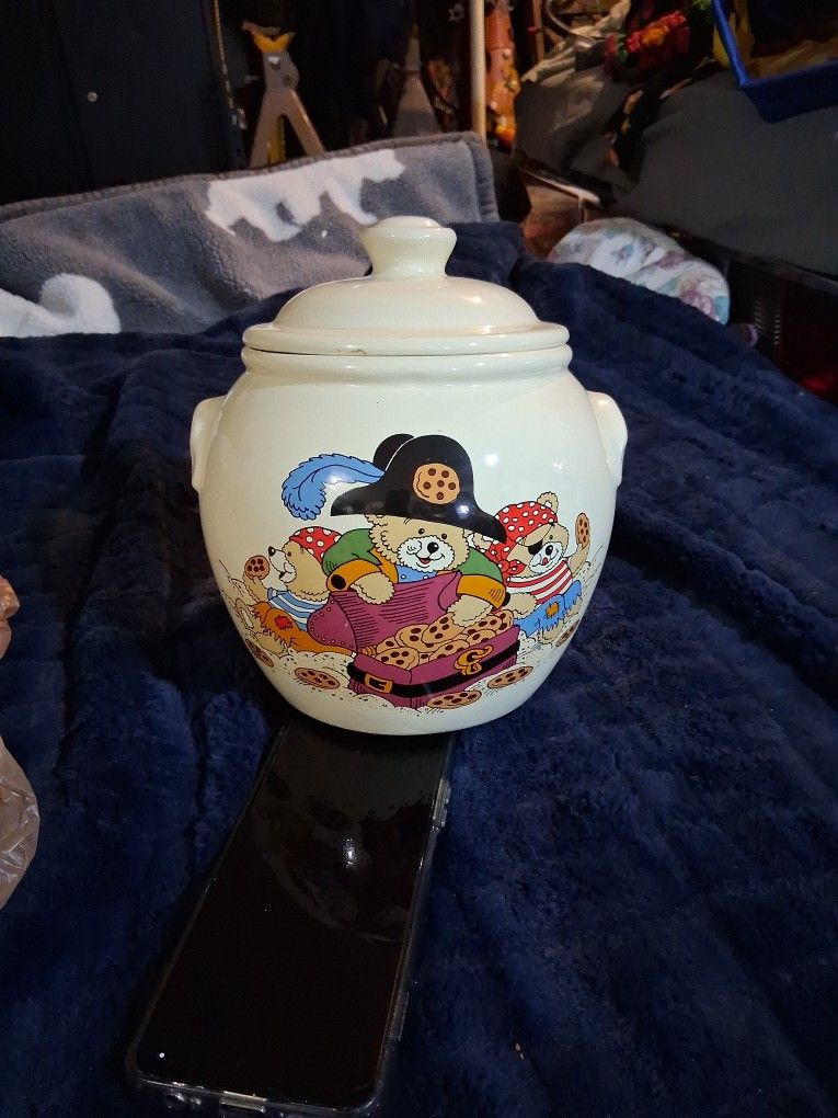 Treasure Craft Cookie Jar .vintage 1985
