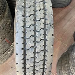 1)11R22.5 like new Yokohama dot 2024 $300 no instalation only pick up