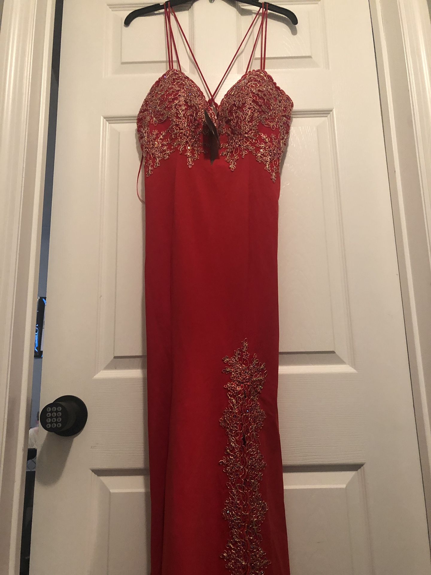 Brand New with Tag Formal Dress from Fashion Nova Size Large