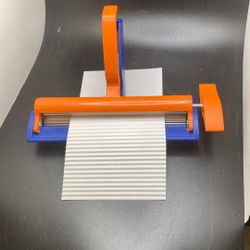 Fiskars paper Crimper For Scrap Booking (AP)