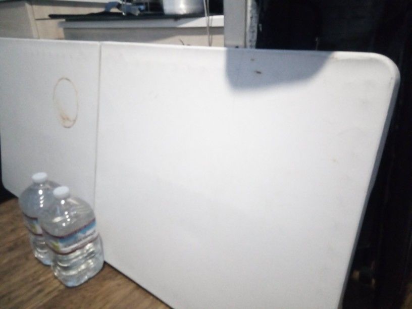 5 Foot Folding Table