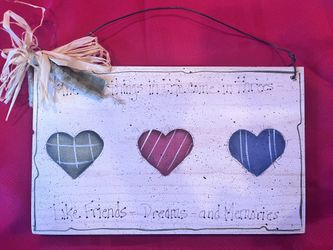 Rustic Wooden Sign - "The Best Things in Life Come in Threes: Friends, Dreams, Memories" - Heart Decor with Raffia Bow!