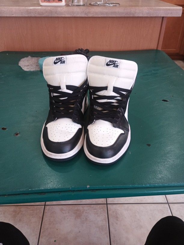 Jordan 1 Black And White