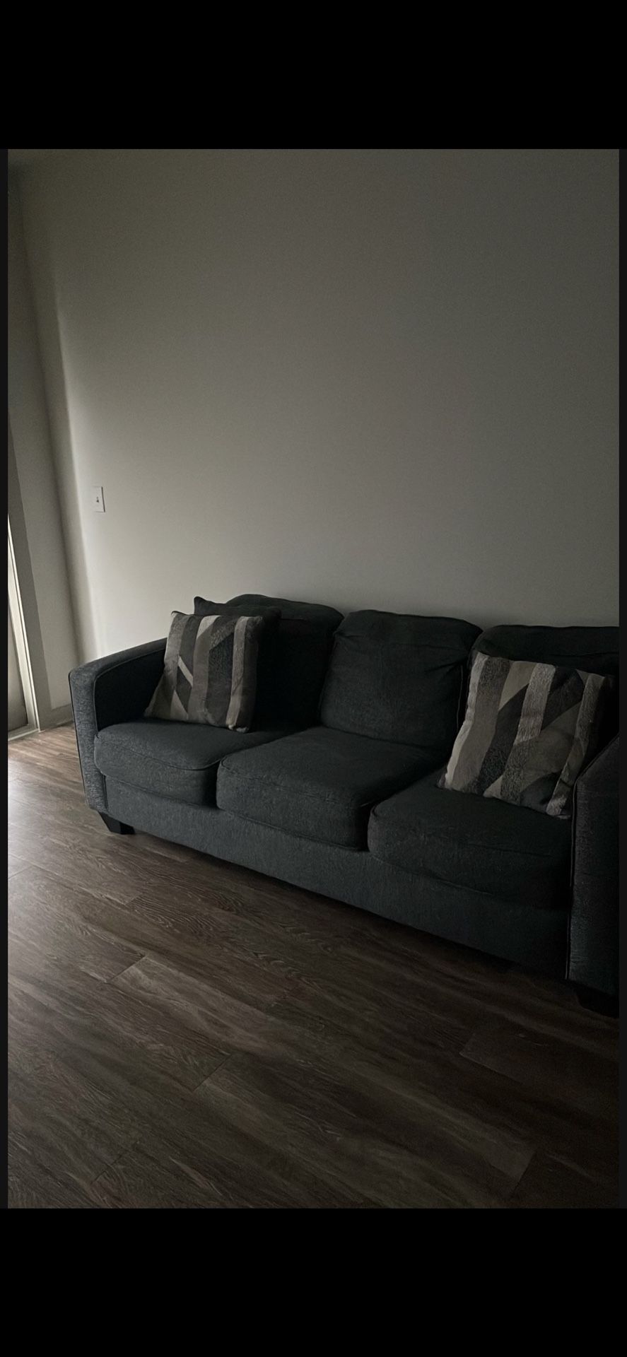 $50 Couch !! Pick Up Only !!