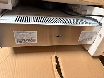 Campana extractora Miele 24" bajo gabinete 400 CFM