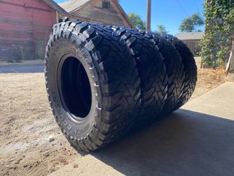 Toyo open country M/T LT285/75/16”