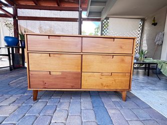 Vintage Mid-Century Modern 6 Drawer Dresser - $180 OBO!
