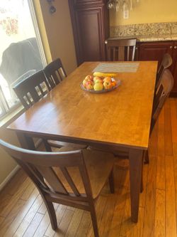Dinning table with chairs