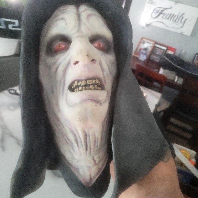 Holloween Mask Star Wars Guy $30