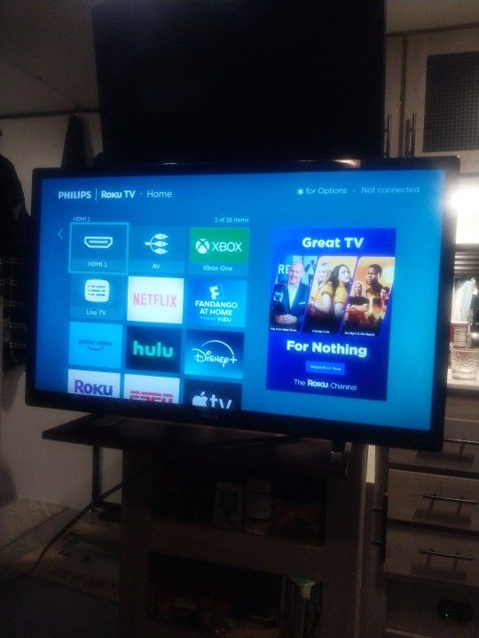 32" Philips ROKU SMART TV
