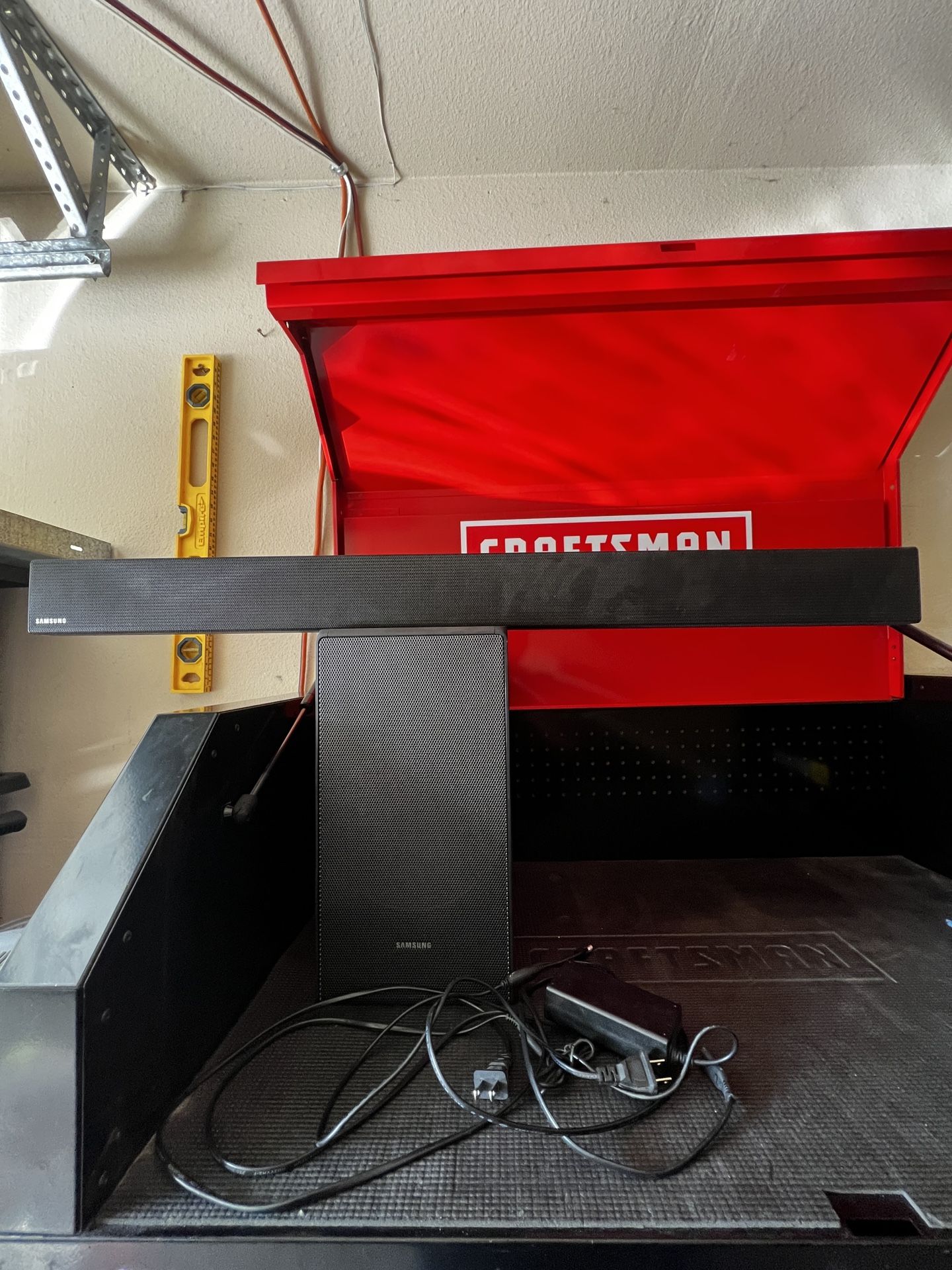 Samsung Soundbar And Subwoofer