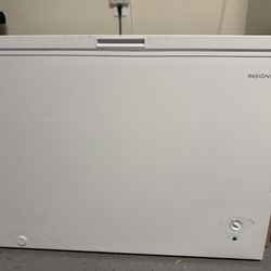 10.2 cu ft Best Buy Insignia Chest Freezer 