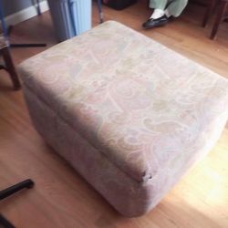 SOUTHERN MOTION Ottoman/ Gamming Chair