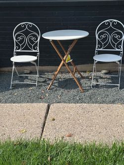 Steel Round French Cafe Outdoor Patio Bistro Table and Chairs Set