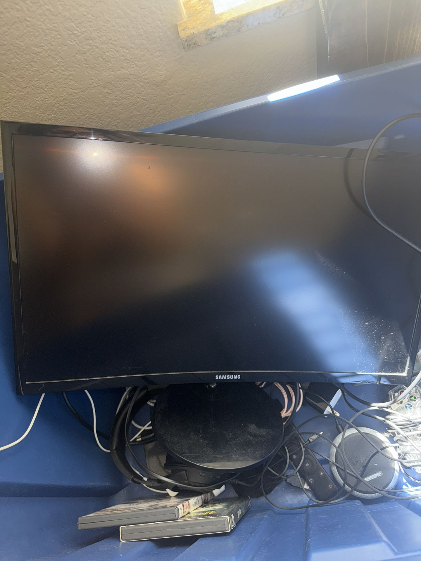 Computer Monitor & Headphones