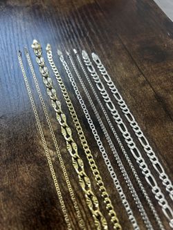 9 pieces Of Chains And Bracelets