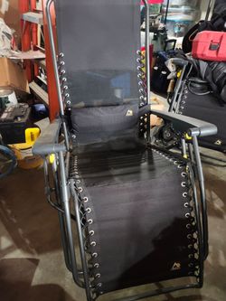 G c I outdoor reclining gravity chair