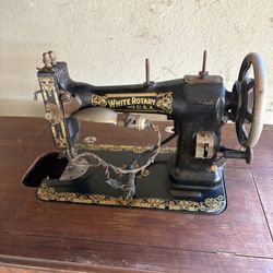 Antique White Rotary Sewing Machine & Table 