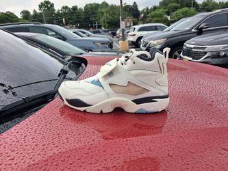 Brand New And Original Men's Nike Air Diamond Turf Sneakers Sizes 9