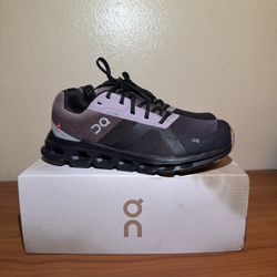 On Cloud Runner 2 Glacier Sage Running Shoes Women’s Size 9.5