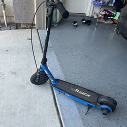 Razor E100