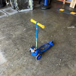 Kids 3 Wheeled Scooter (paw patrol)