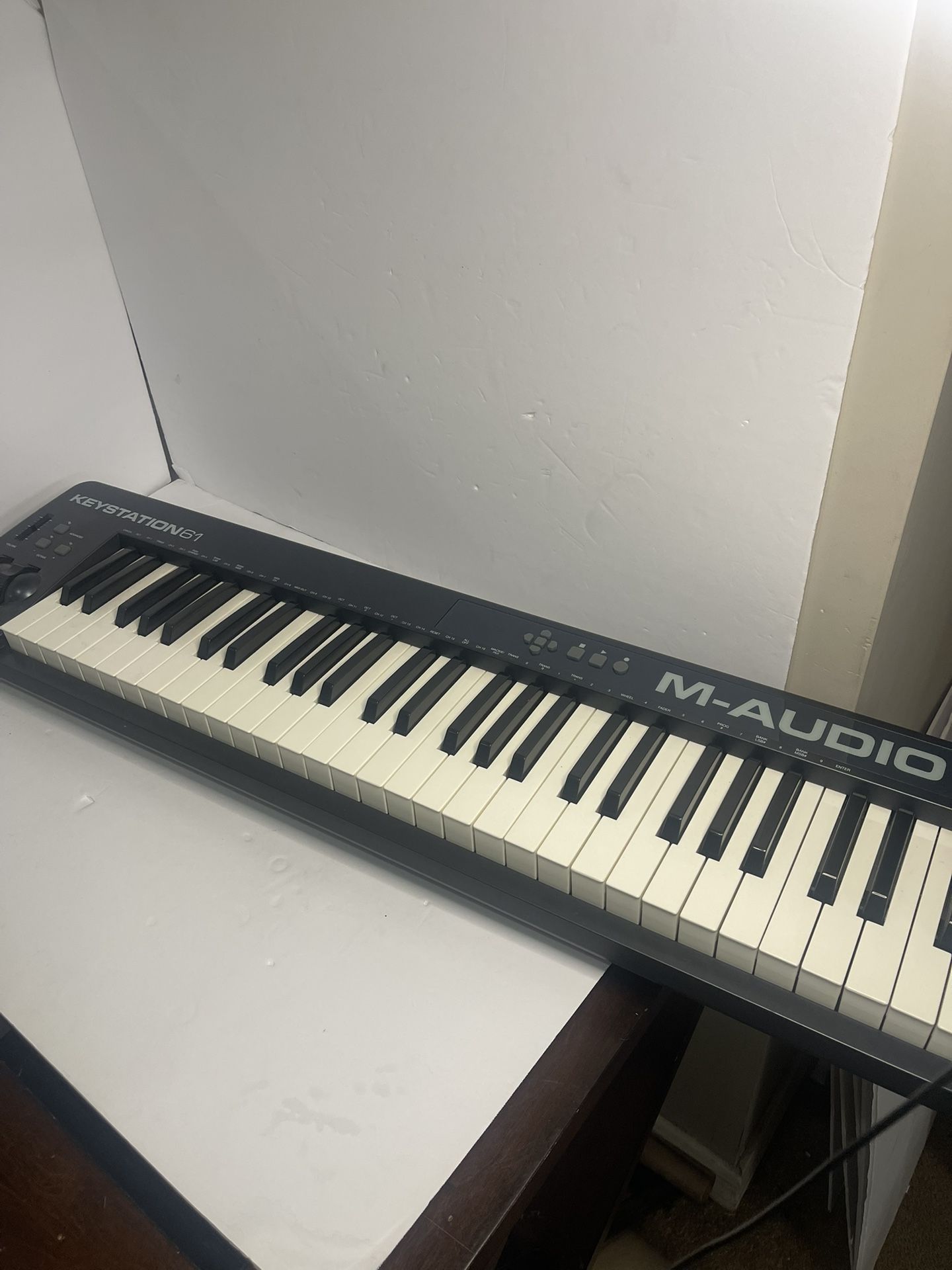 M-AUDIO 61 KEYS KEYSTATION Untested