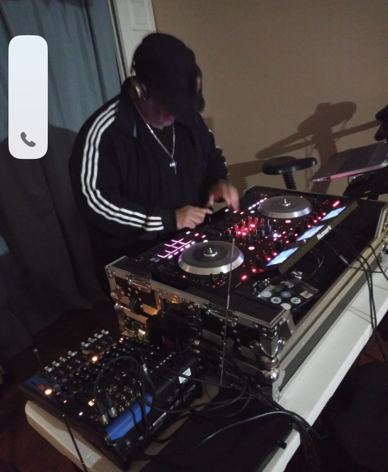 Numark NS7iii Dj Controller Like New