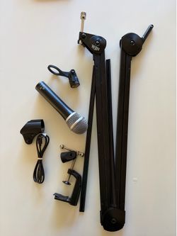 Podcast start up kit! Microphone, mic arm, pop filter