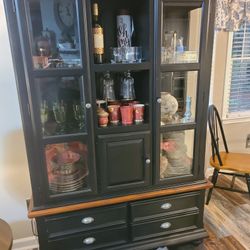 Beautiful Lighted Hutch / China Cabinet 