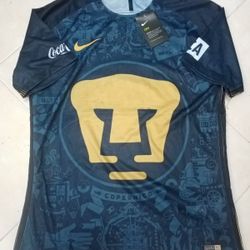 Pumas version jugador 2016