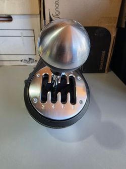 Thrustmaster TH8A Shifter Add-On for sim racing, featuring a 7-speed H-pattern.#J0950