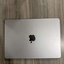 MacBook Air M2 (2022) - Mint Condition