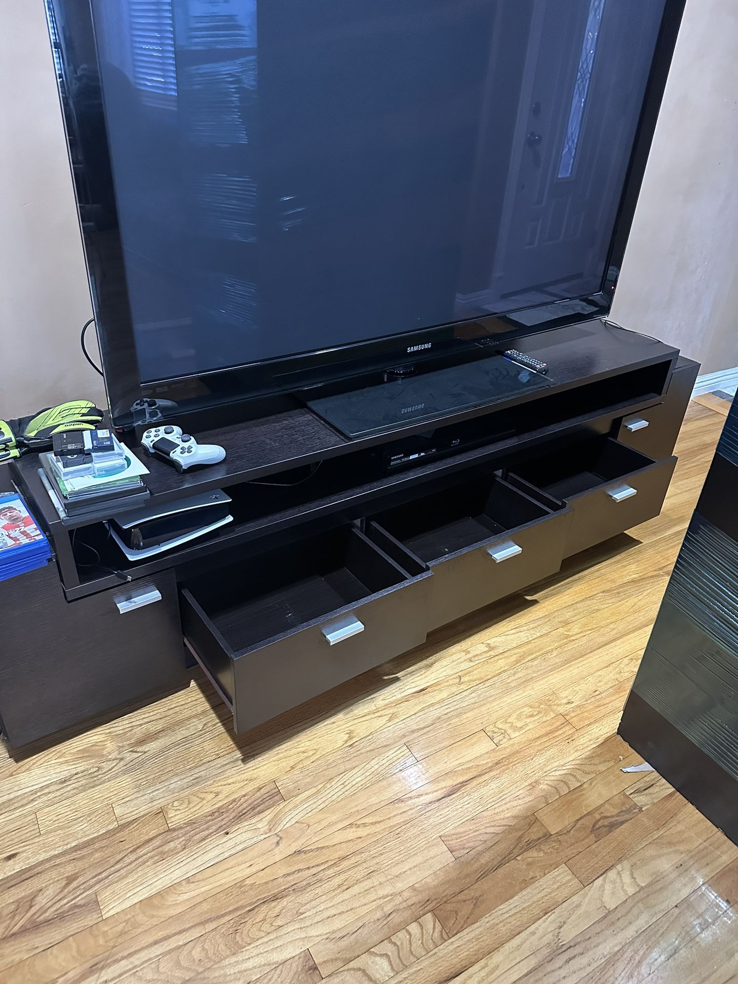 Tv Stand With 65 Inch Plasma Panasonic Tv