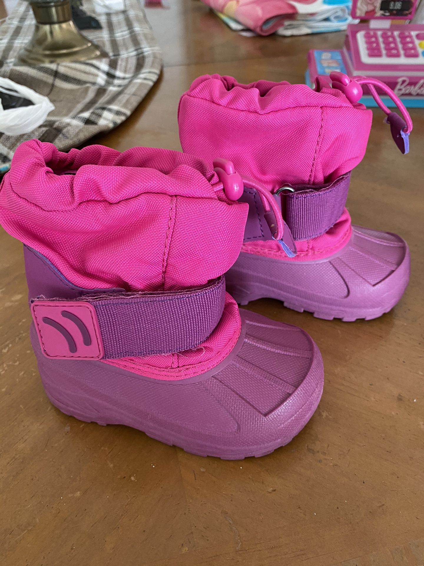 Snow boots Size toddler 5-6