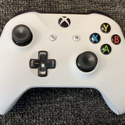 Xbox One Controller (1708) White 
