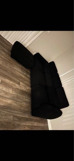 Queen bed , Xbox , ps4 , black couch
