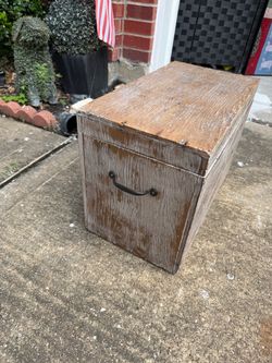 Wood box (15$)