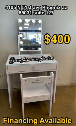 Impressions Mini vanity brand new