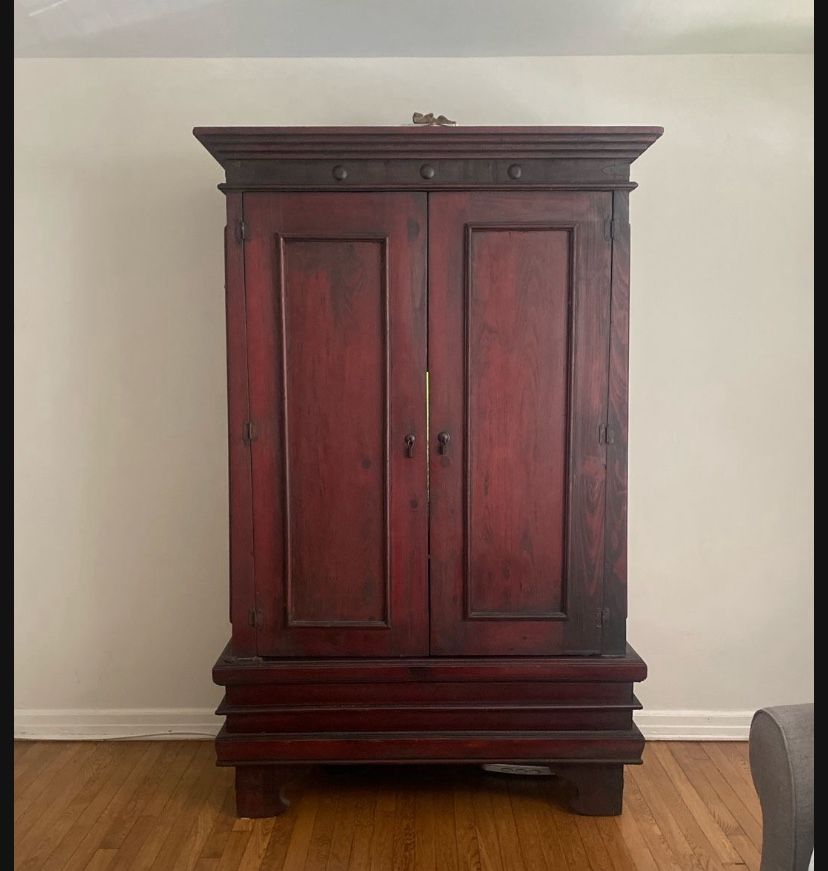 FREE ARMOIR TV DRESSER (New Jersey)