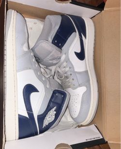 Jordan 1 Mid Wolf Grey Midnight Navy