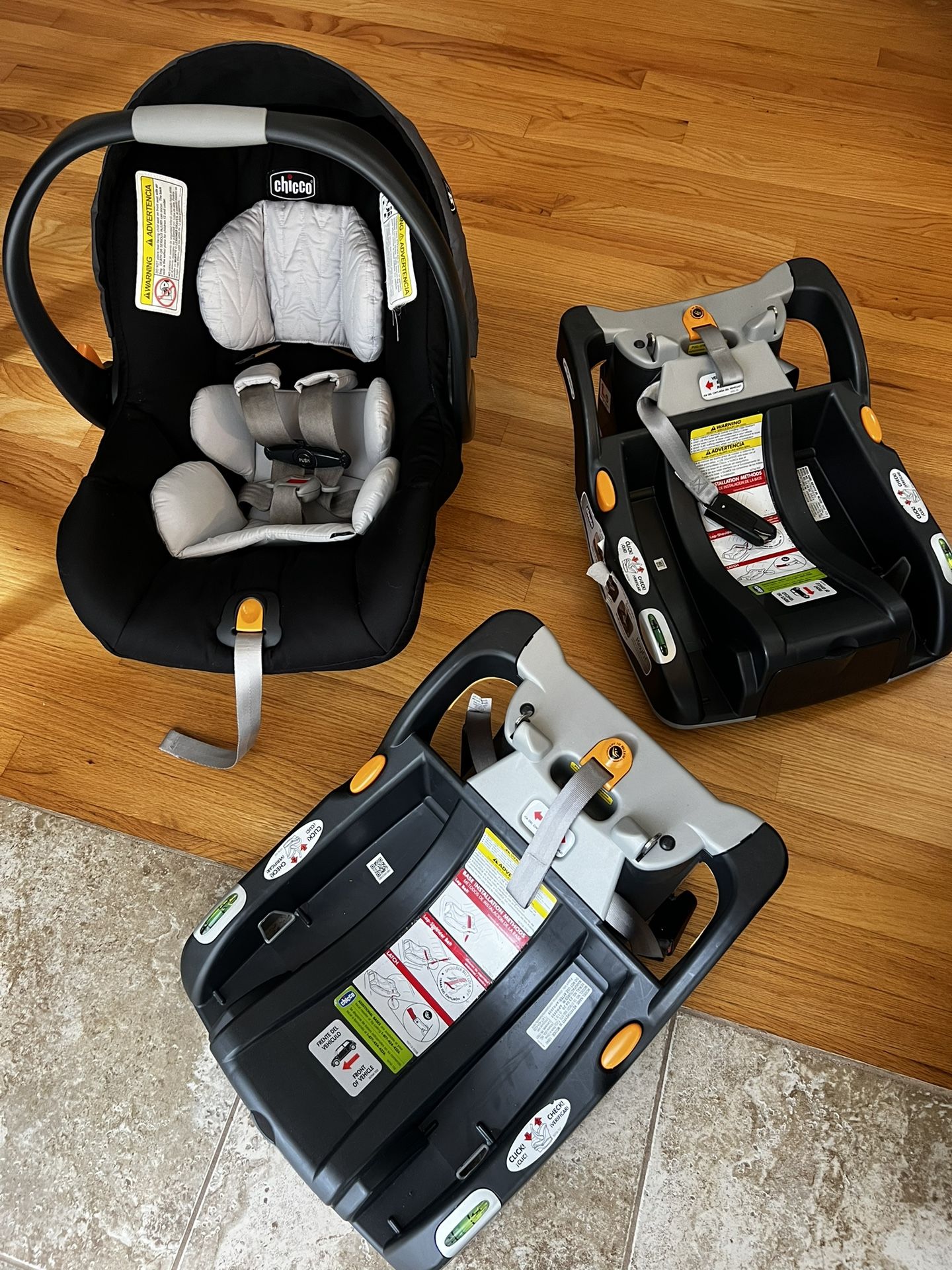 Chicco KeyFit 30 Infant Carseat and Bases