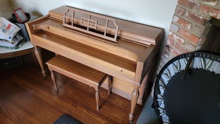 Piano, Upright Winter & Company