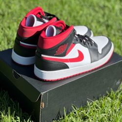 Air Jordan 1 Mid