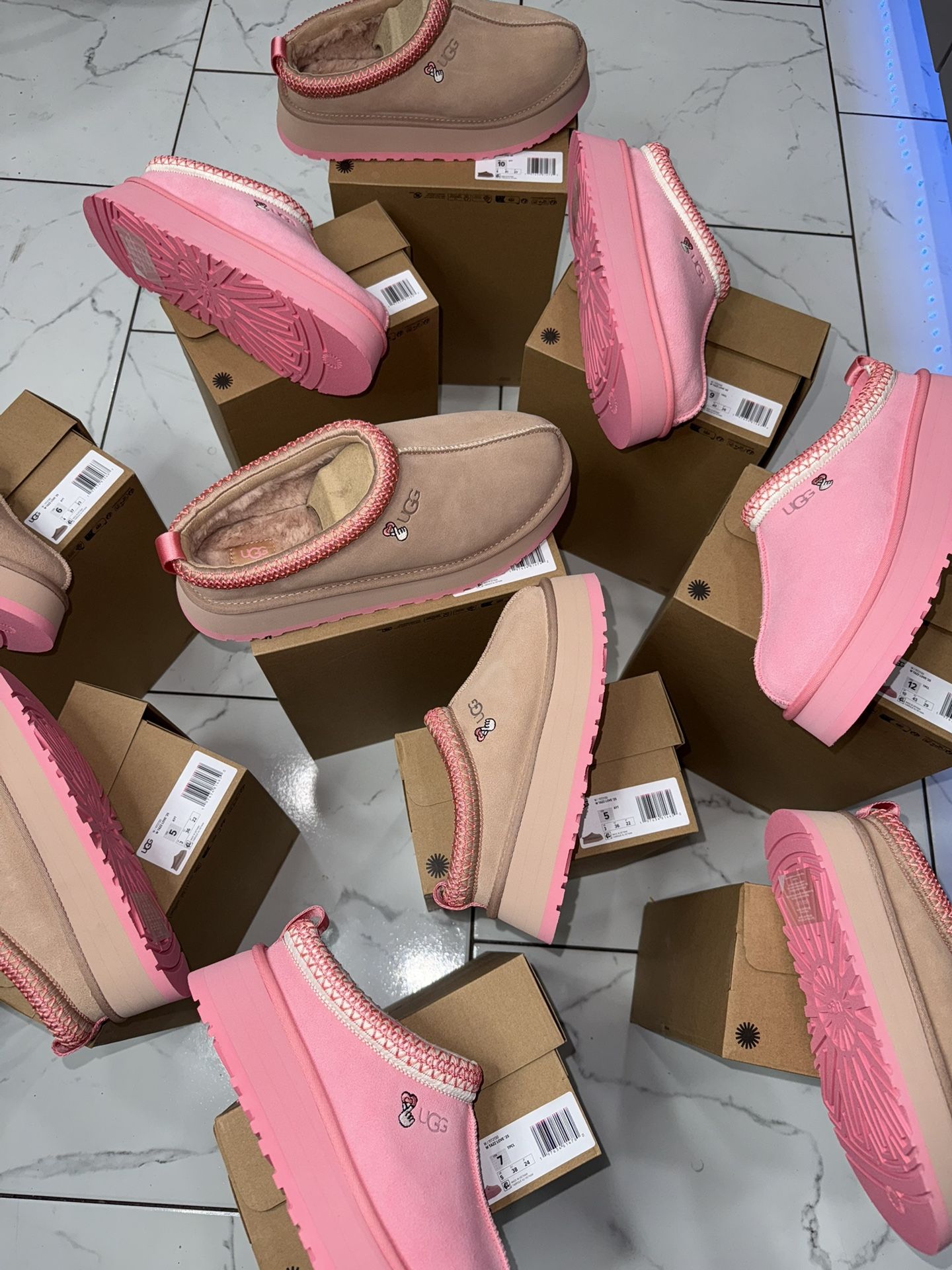 💕 NEW! 💕 UGG TAZZ LOVE 25 VALENTINES DAY EXCLUSIVES